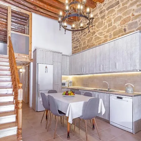 Mileon Old House In بيت للعطل