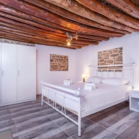 Holiday home Mileon Old House In *